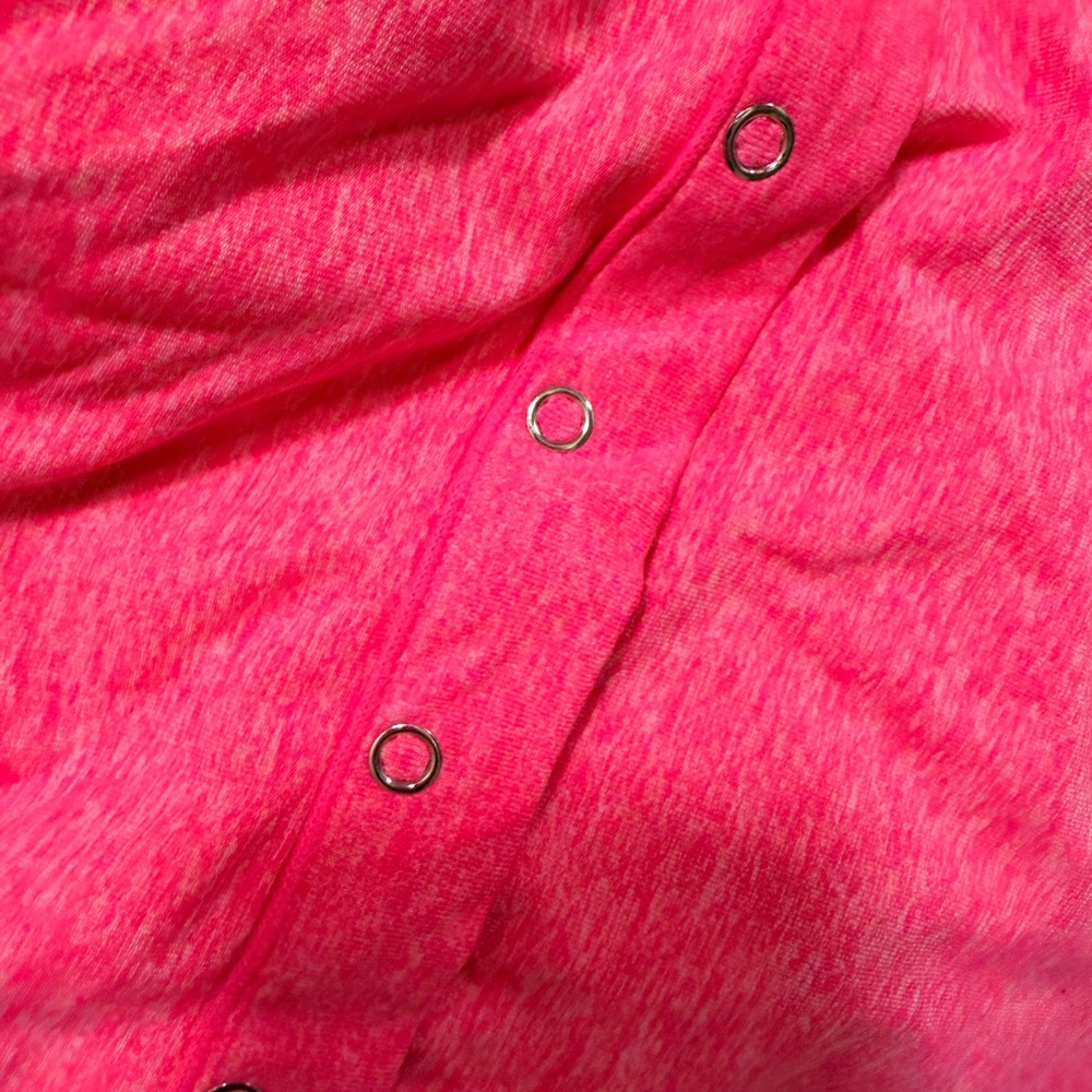 Lululemon Athletica Vibrant Pink Wrap with Grommet Detail - Picture 4 of 6